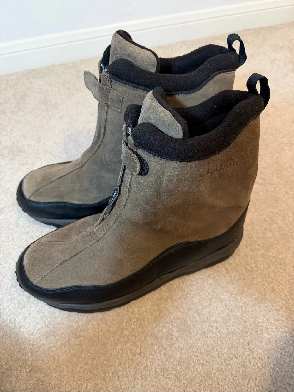 L.L. Bean men’s 10.5 Taupe Suede Winter Ankle Boots